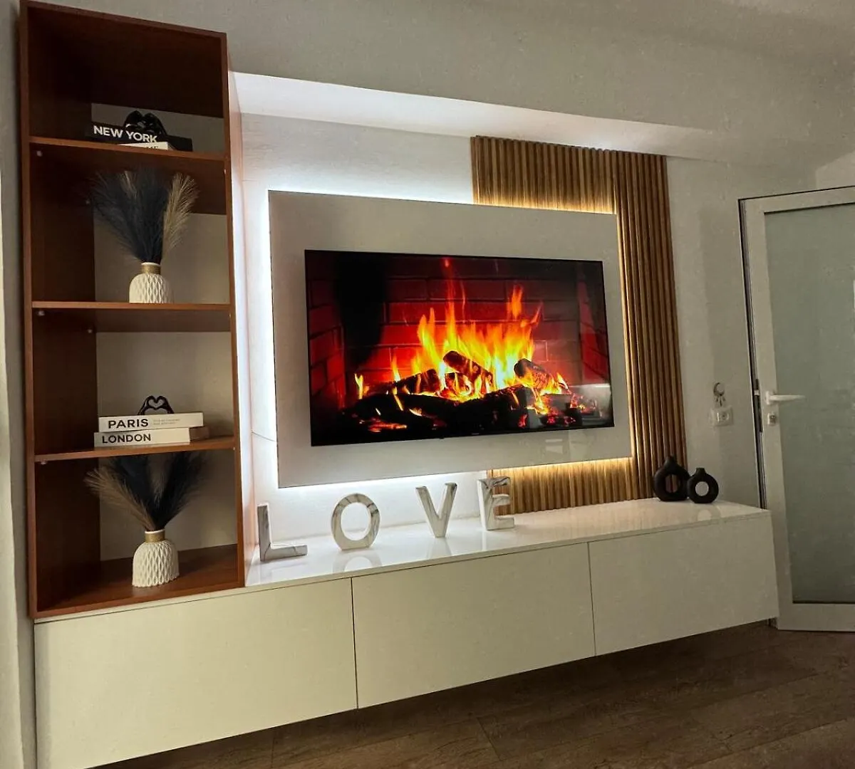 Newly Renovated 1 Bedroom Flat In Tepelene Apartment